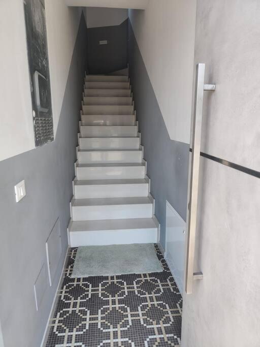 Studio Flat Verona 1 Balcone — Photos 1